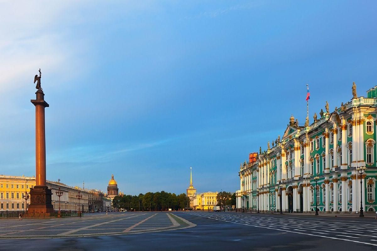 АЛЫЕ ПАРУСА В САНКТ-ПЕТЕРБУРГЕ